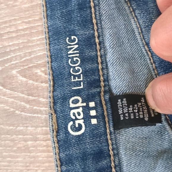 Gap Denim Legging Women's Size 10  32x 29 Jeans Leg Patches Fraying Skinny - Picture 8 of 13